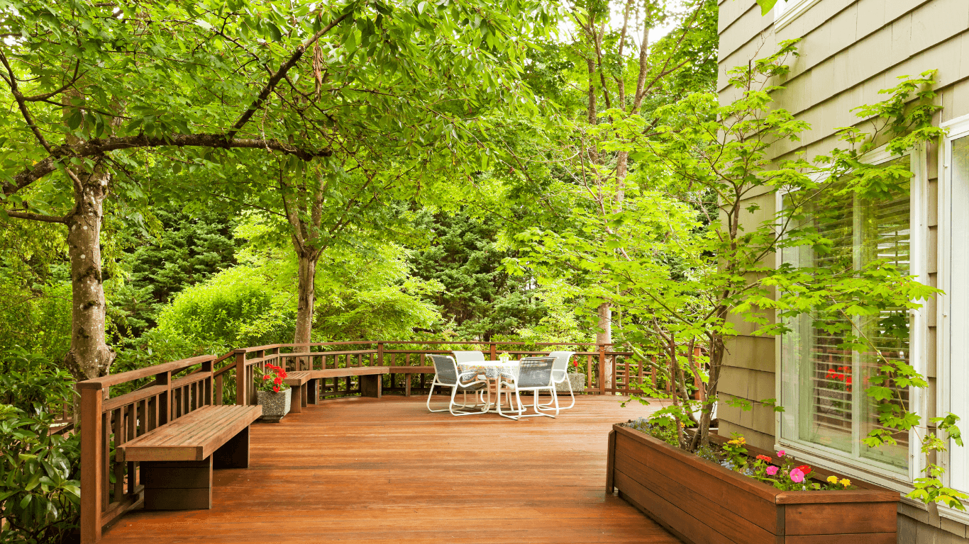 The Ultimate Guide: Best Month to Stain Your Deck & Fence in Kansas City, MO